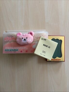 Le Labo Rose 31 Soap with La Creme Pink Plush Teddy Spa Headband and Gua Sha Set